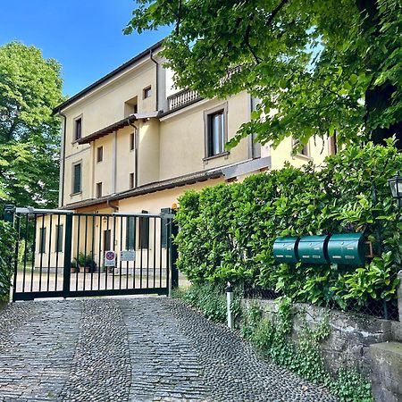 Ferienwohnung Terrazza Mirabella Gavirate Exterior foto